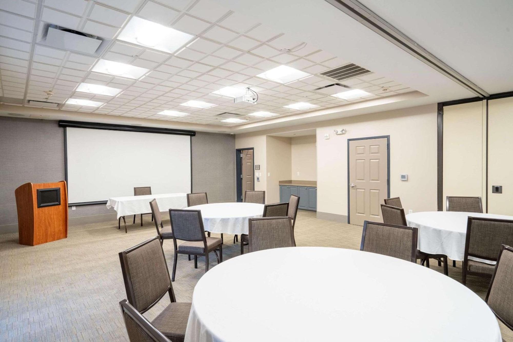 Country Inn & Suites By Radisson, State College Penn State Area , Pa Exterior photo
